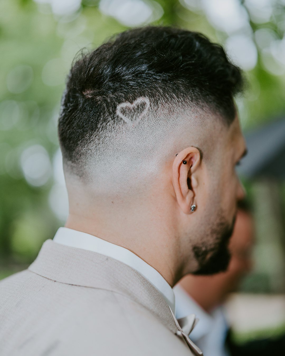 man-with-a-heart-carved-into-his-haircut-sha-8ajzoey